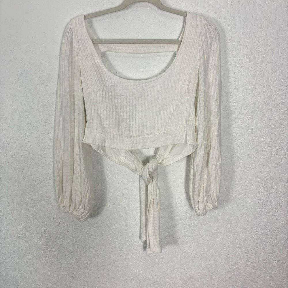 Billy J White Textured Knit Open Back Tie Back Long Sleeve Cropped Top Size 8